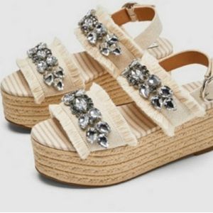 NWT Zara Trafaluc Platform Sandals. Sz7.5